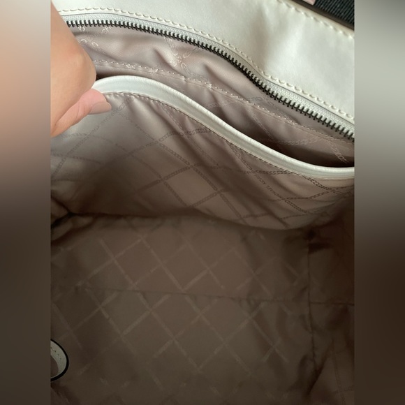 EXCLUSIVE Black & White MK tote - Picture 9 of 16